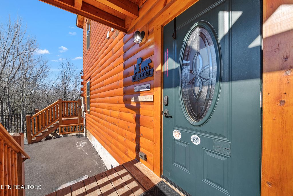 Photo of 1120 N Trail Drive, Sevierville, TN 37862 (MLS # 1336994)