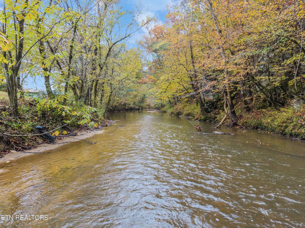 Photo of 2690 High Valley Drive Dr, Pigeon Forge, TN 37863 (MLS # 1320587)