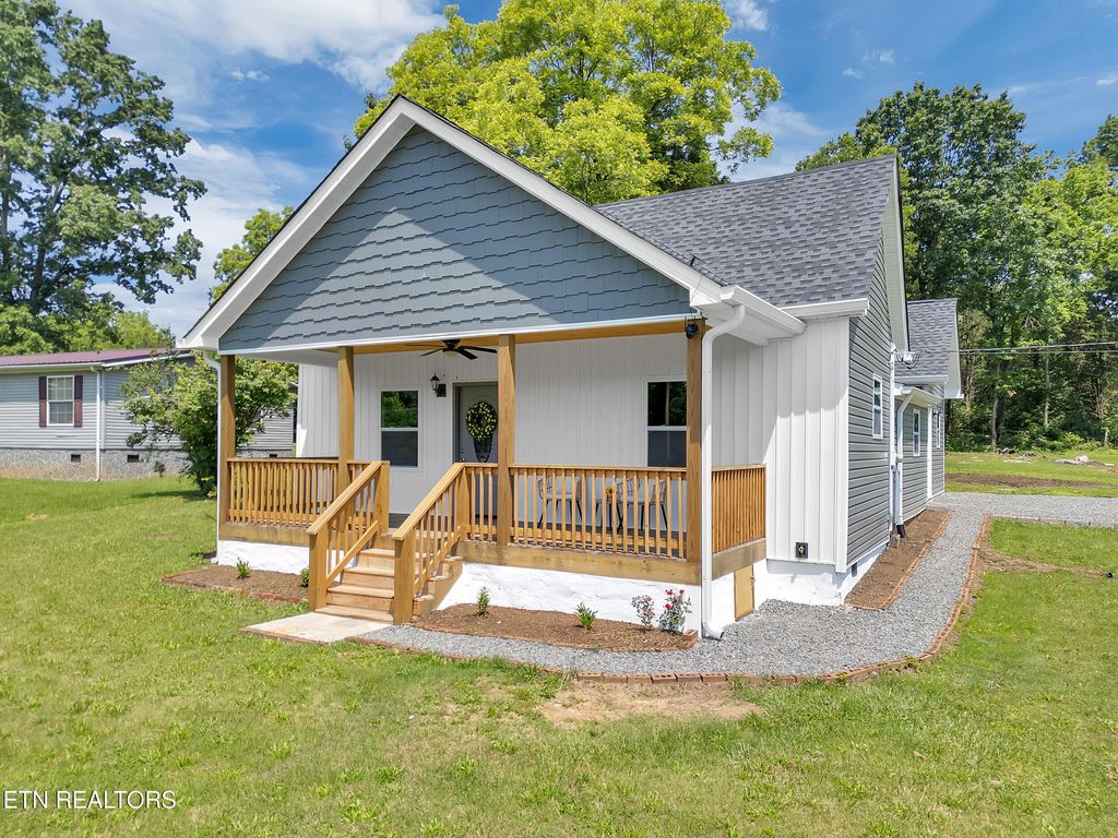 Photo of 7915 Corryton Luttrell Rd, Corryton, TN 37721 (MLS # 1325326)