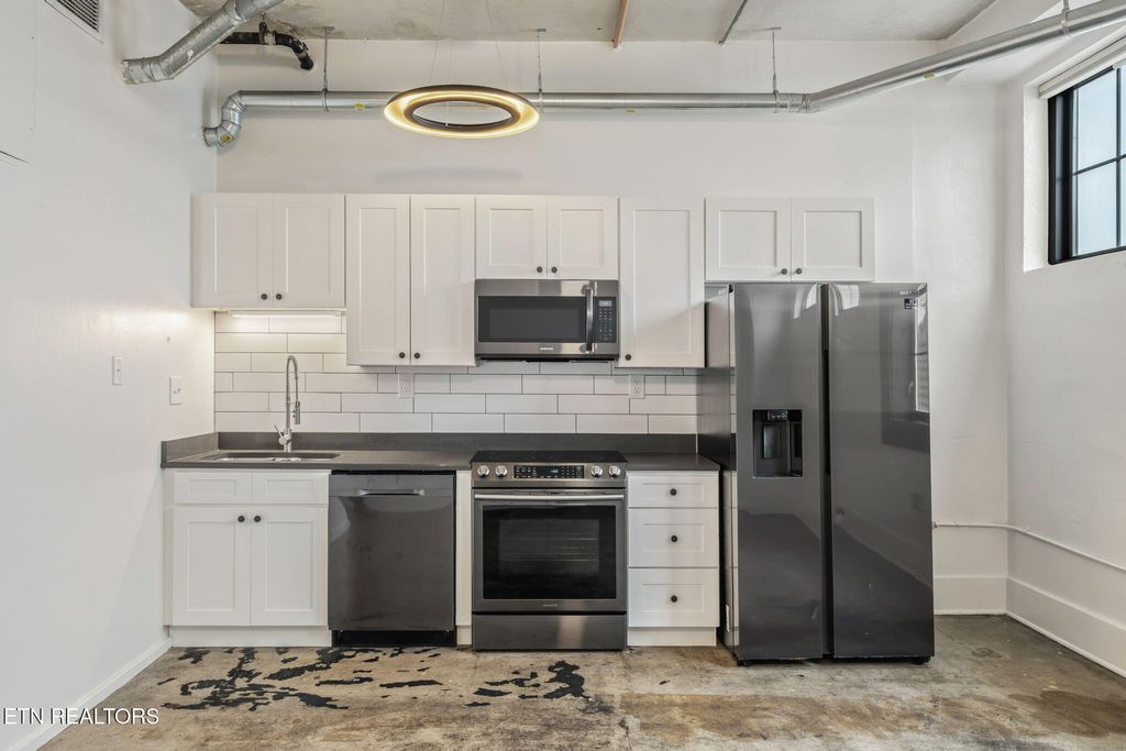 Photo of 116 S Gay St #606, Knoxville, TN 37902 (MLS # 1291609)