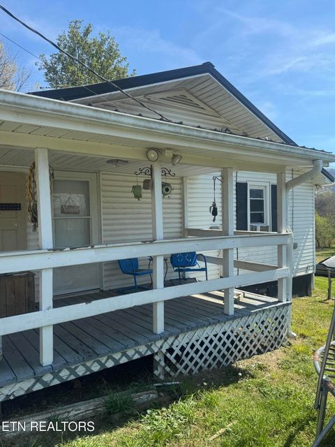 Photo of 140 Phipps Drive, Washburn, TN 37888 (MLS # 1336835)