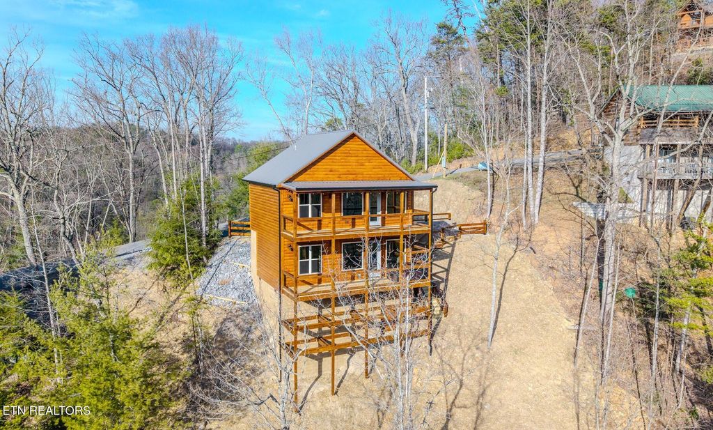 Photo of 756 Ski View Lane, Sevierville, TN 37876 (MLS # 1331624)