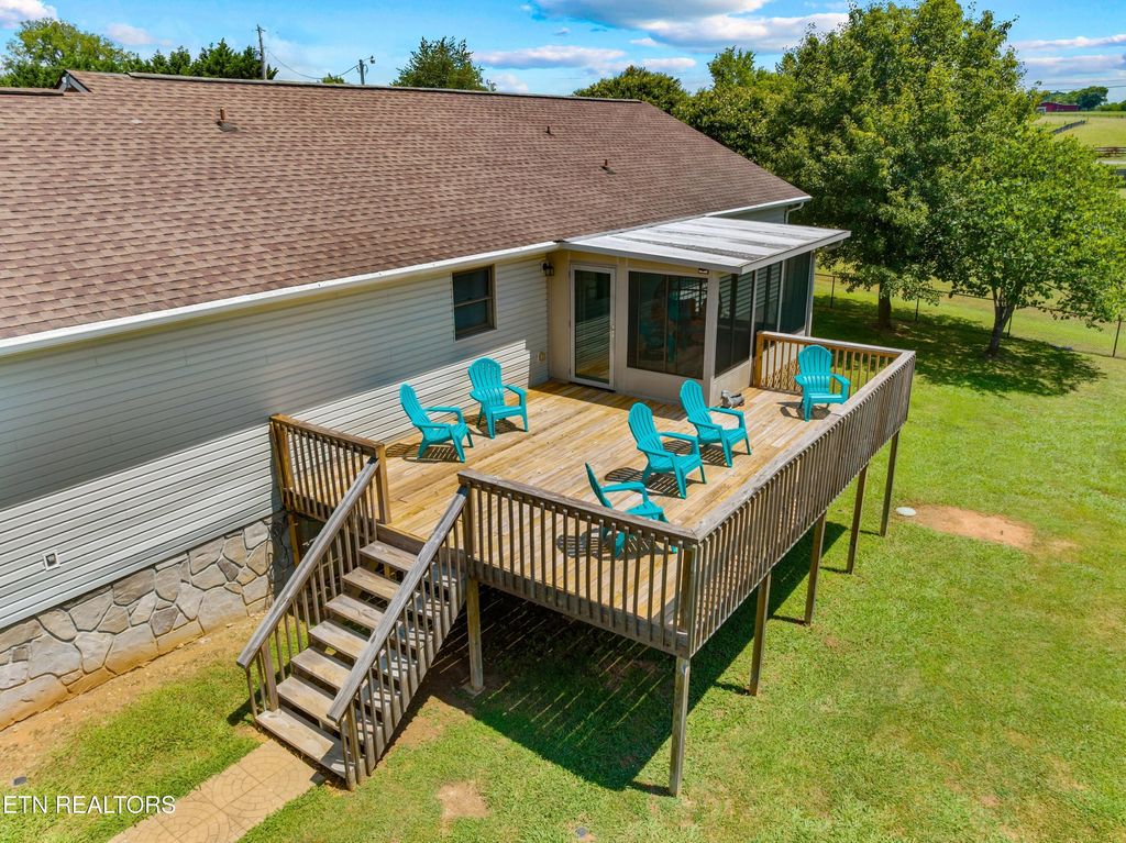 Photo of 107 Indian Shores Overlook, Dandridge, TN 37725 (MLS # 1306826)