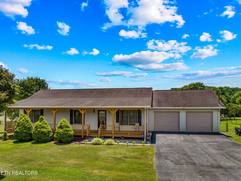 Photo of 107 Indian Shores Overlook, Dandridge, TN 37725 (MLS # 1306826)