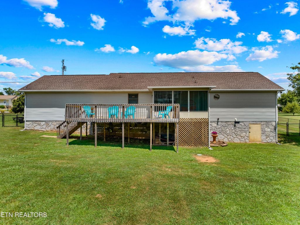 Photo of 107 Indian Shores Overlook, Dandridge, TN 37725 (MLS # 1306826)