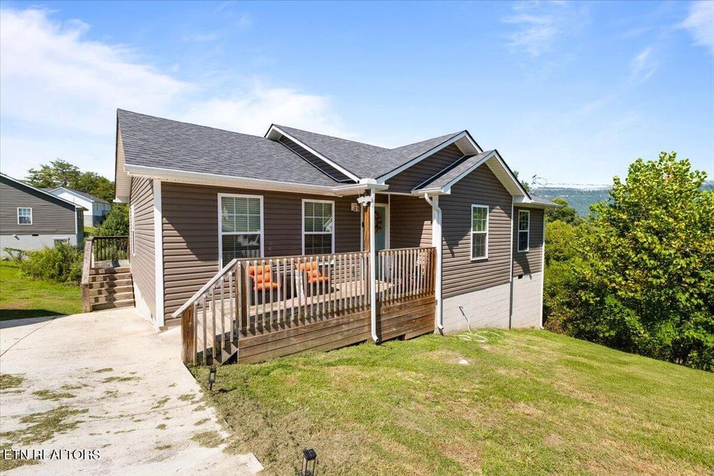 Photo of 236 Sandy Hill Rd, LaFollette, TN 37766 (MLS # 1314837)