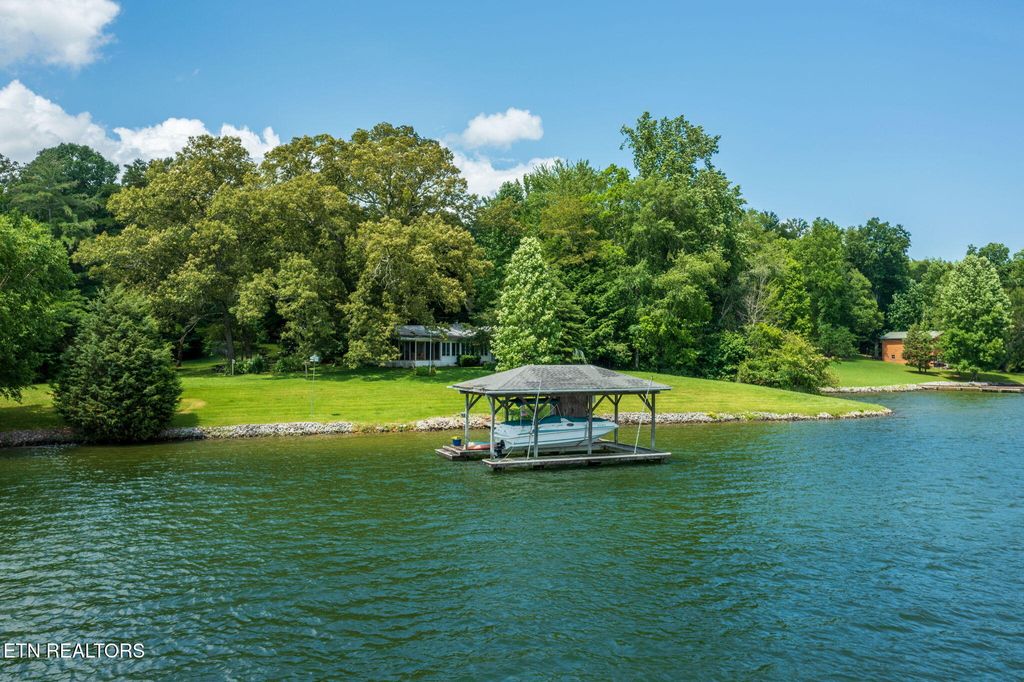 Photo of 592 Eagle Point Drive, Rockwood, TN 37854 (MLS # 1303041)