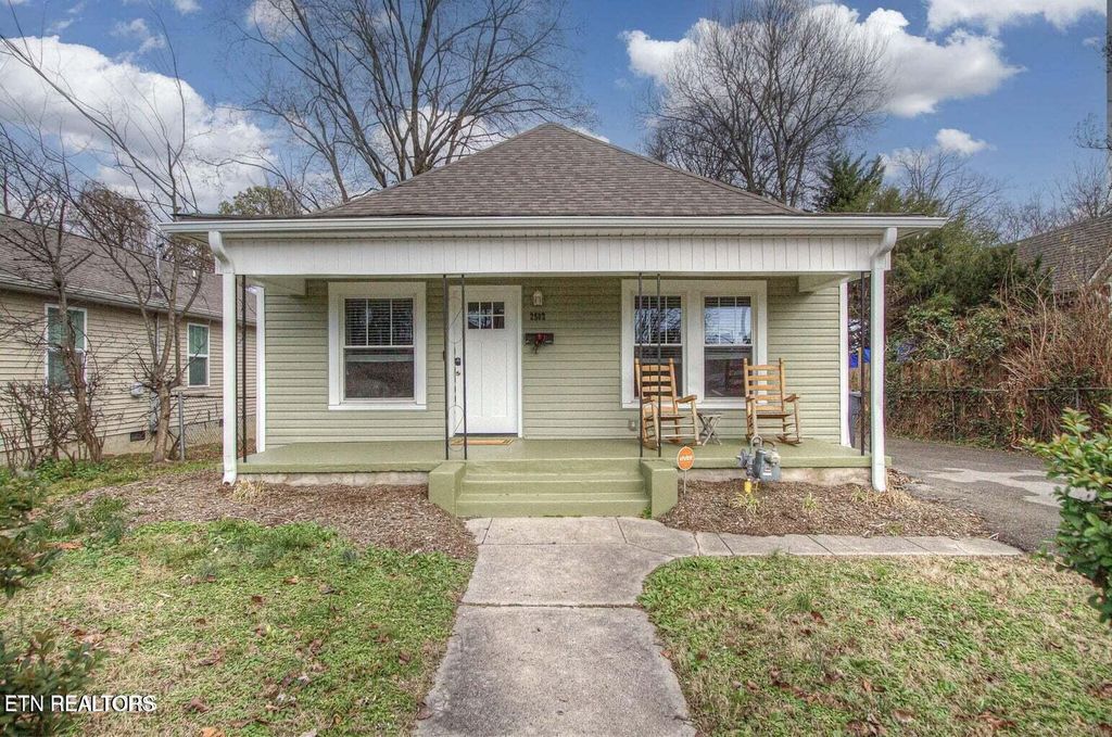 Photo of 2502 Harvey St, Knoxville, TN 37917 (MLS # 1332653)