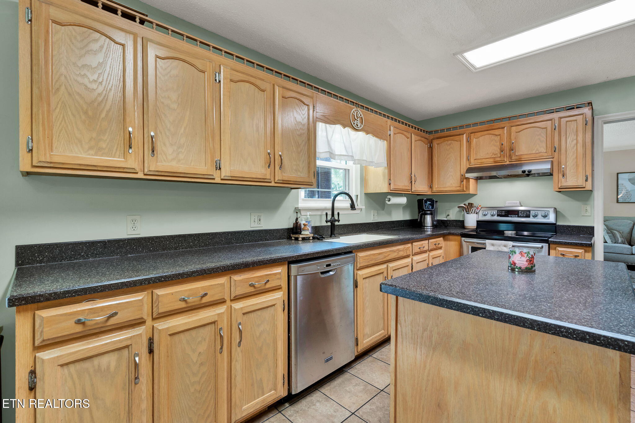 446 SE Hickory Hills Drive