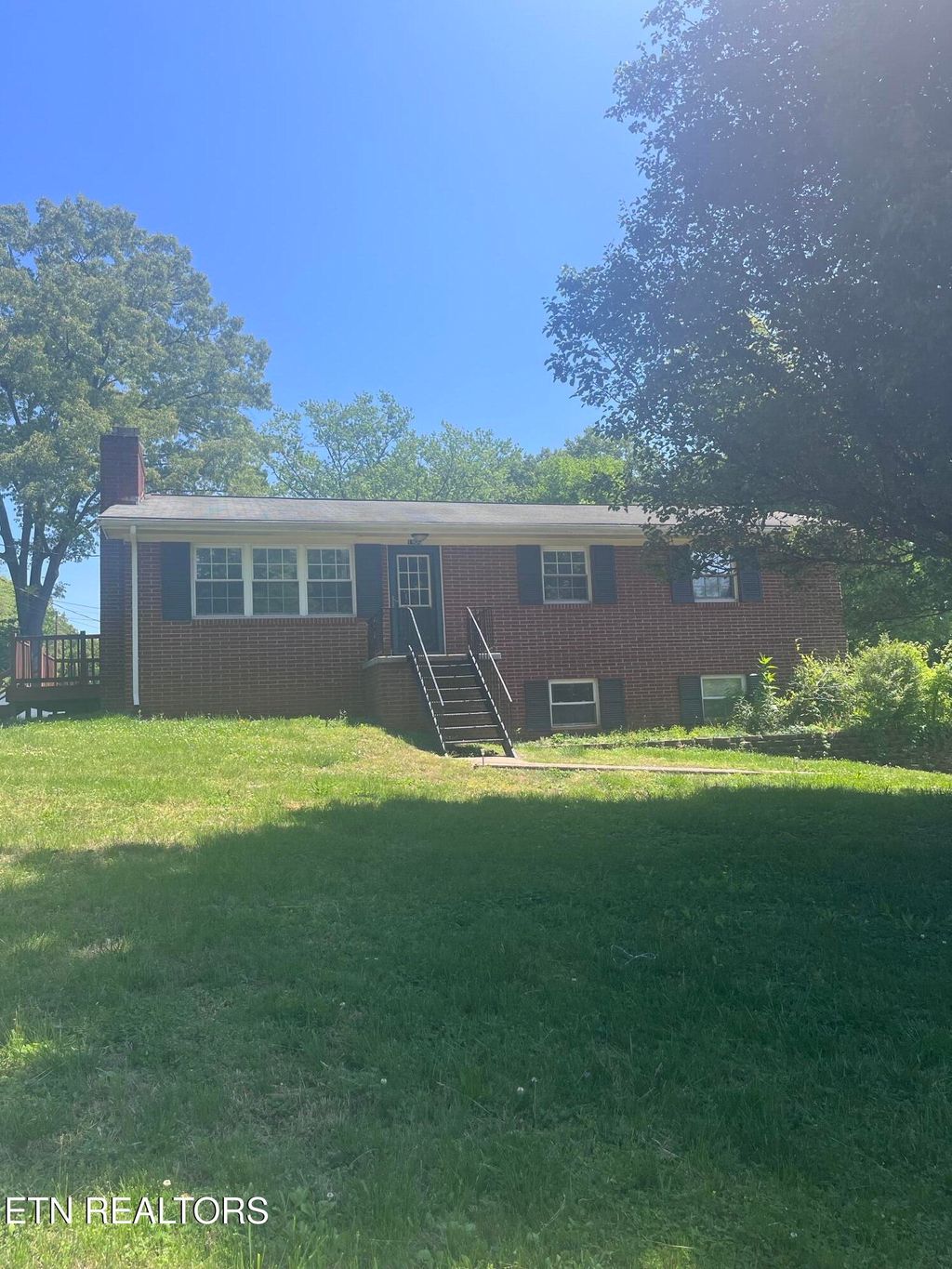 Photo of 1904 Southdale Rd, Knoxville, TN 37920 (MLS # 1338060)