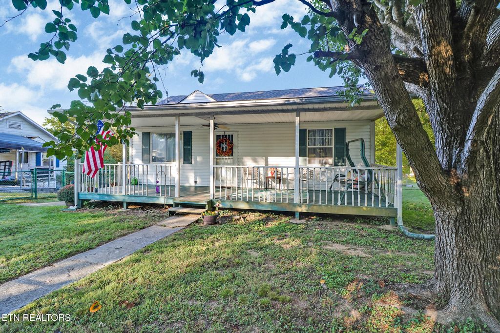 Photo of 249 Morning Drive, Harriman, TN 37748 (MLS # 1315967)