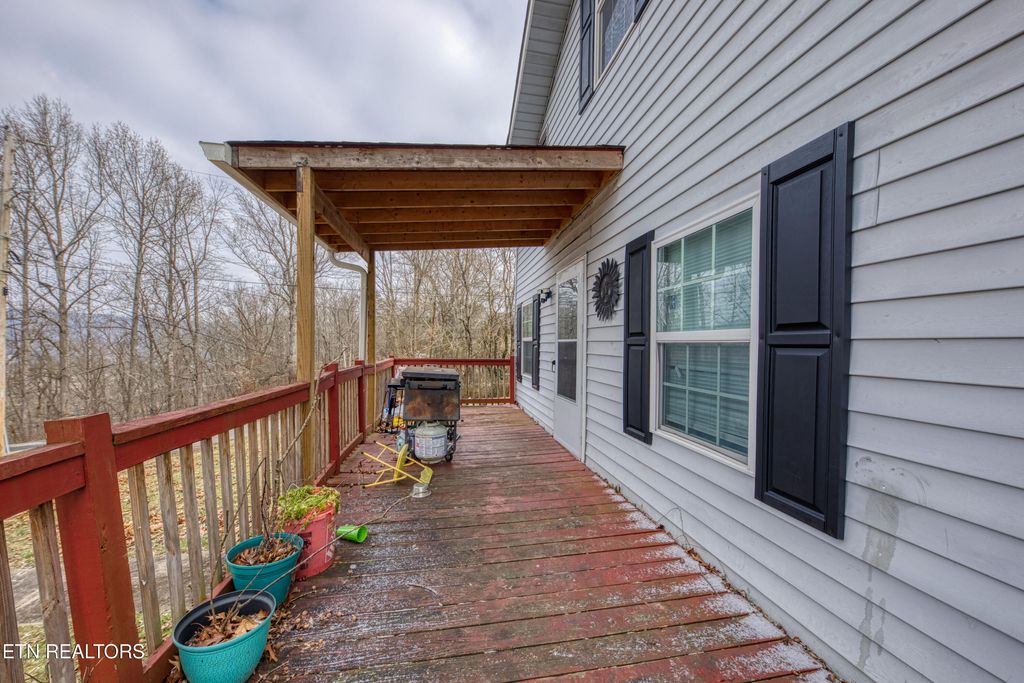 Photo of 286 Harding Rd, Harriman, TN 37748 (MLS # 1328761)