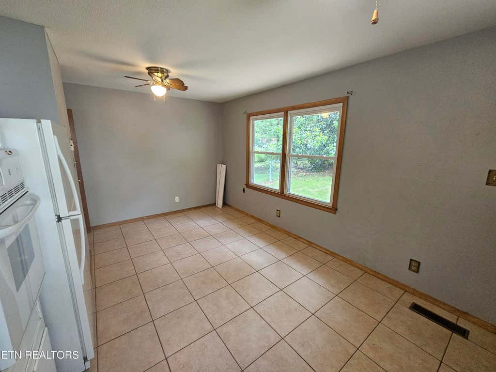 Photo of 1725 S Forest Drive, Knoxville, TN 37920 (MLS # 1350751)