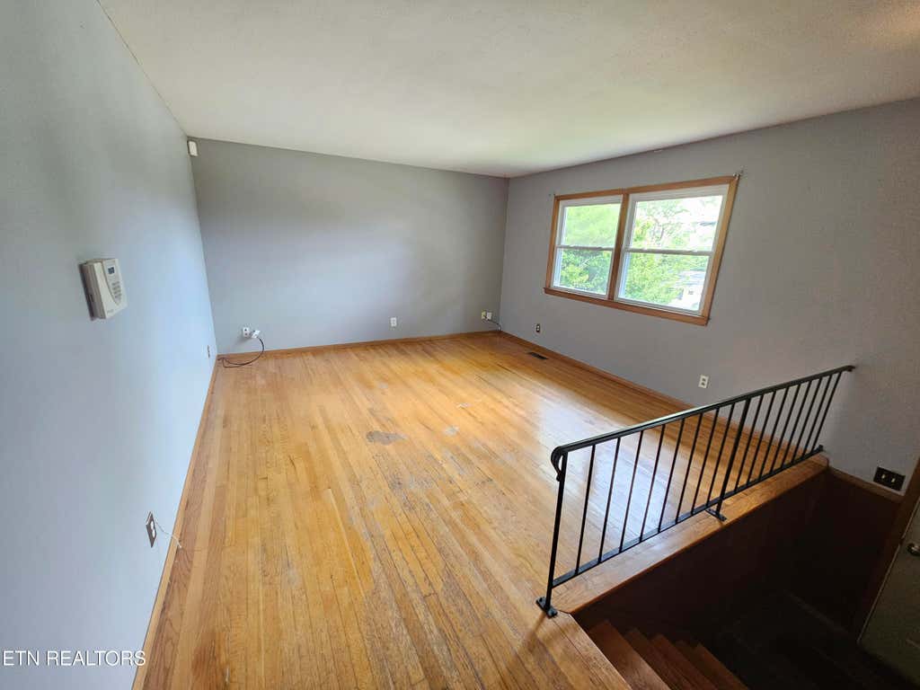 Photo of 1725 S Forest Drive, Knoxville, TN 37920 (MLS # 1350751)