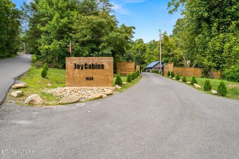 1705 Red Bone Way Sevierville TN 37876