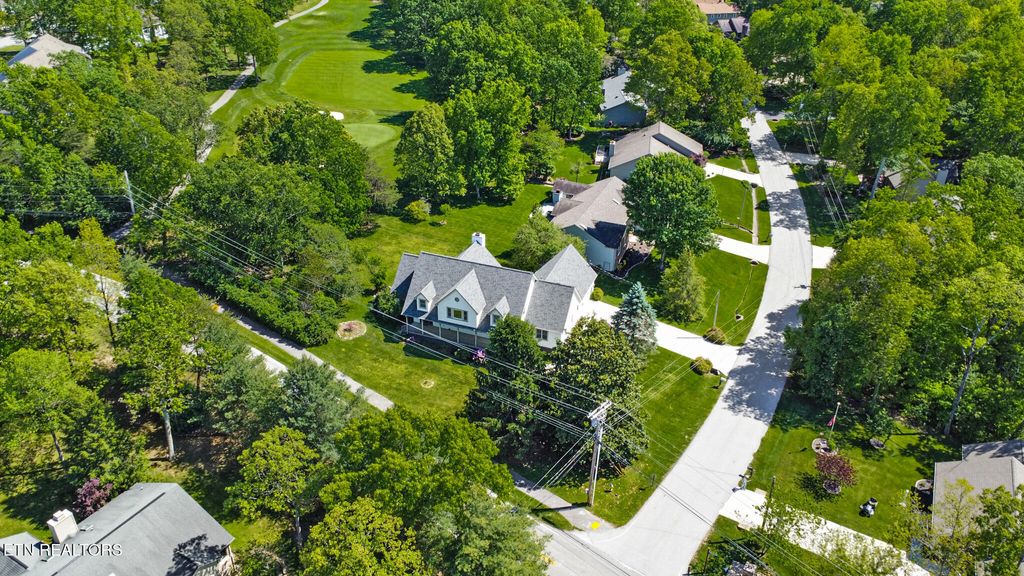 Photo of 11 Kingsboro Lane, Crossville, TN 38558 (MLS # 1300367)