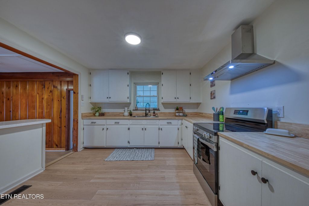 Photo of 2010 Berea Ave, Knoxville, TN 37920 (MLS # 1323745)