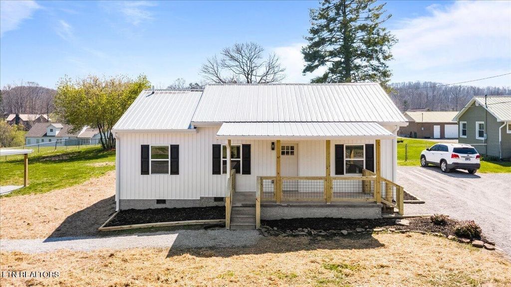 Photo of 10635 Hines Valley Rd, Lenoir City, TN 37771 (MLS # 1333510)