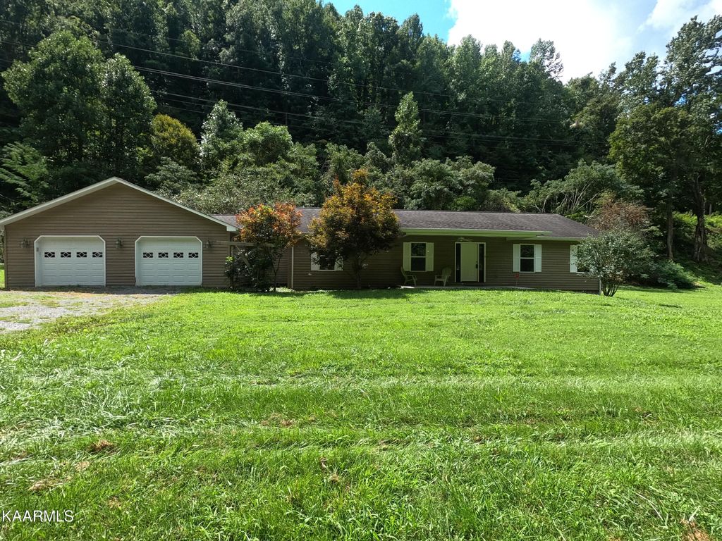 Photo of 910 Wears Valley Rd, Townsend, TN 37882 (MLS # 1204048)