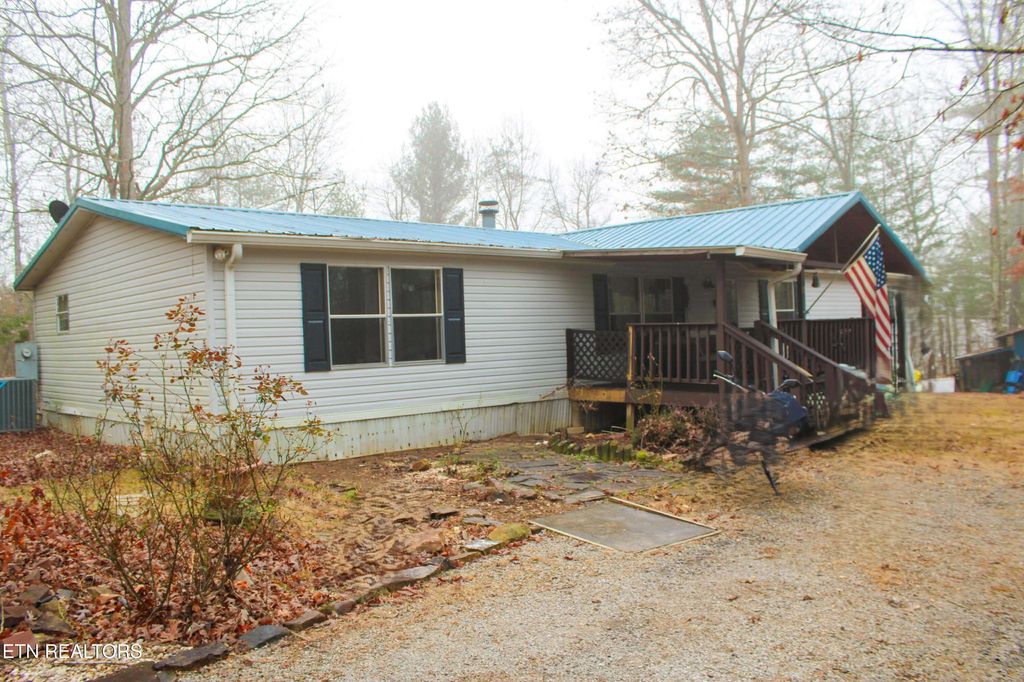 Photo of 238 Hanging Rock Rd, Harriman, TN 37748 (MLS # 1326023)