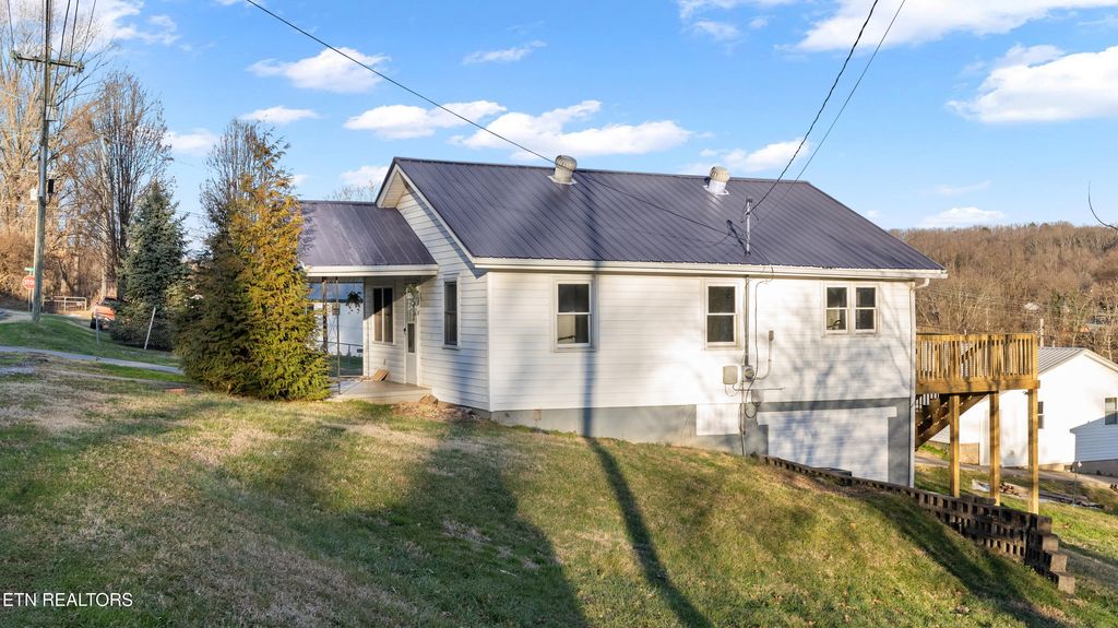 Photo of 426 E 13Th North St, Morristown, TN 37814 (MLS # 1326819)