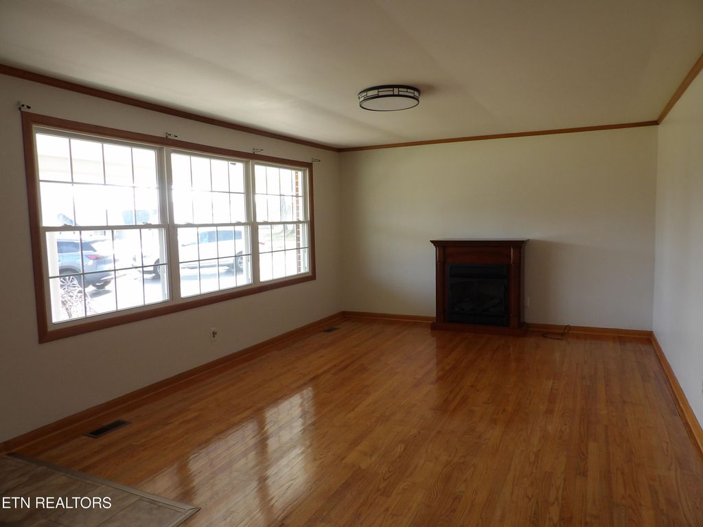 Photo of 18 Sandra Lane, Crossville, TN 38555 (MLS # 1333747)