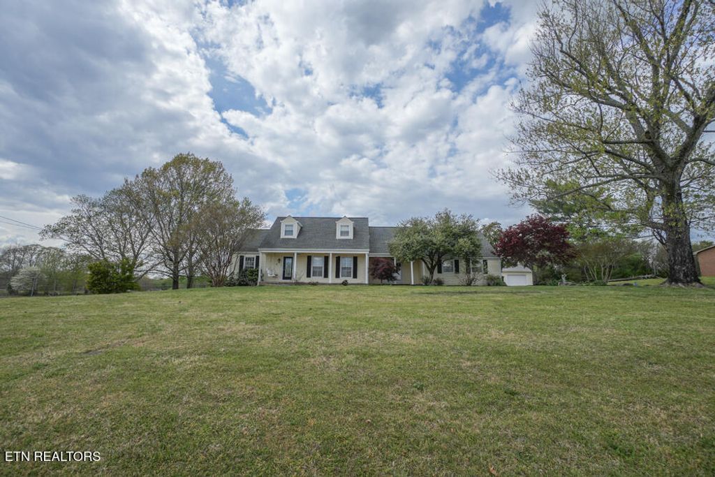 Photo of 1910 Smoky View Circle, Maryville, TN 37801 (MLS # 1335296)