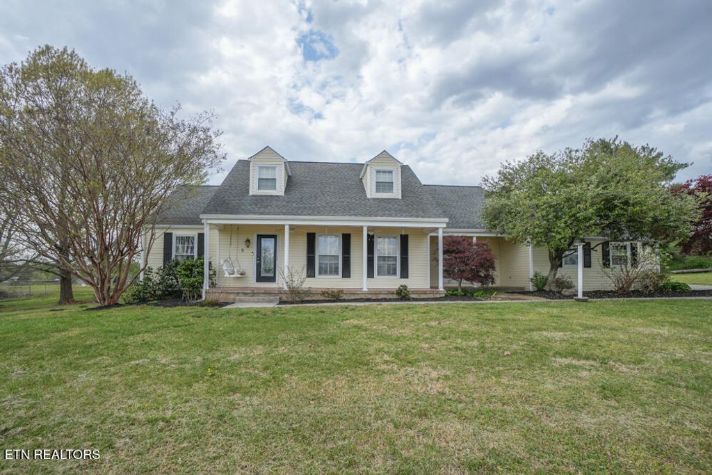 Photo of 1910 Smoky View Circle, Maryville, TN 37801 (MLS # 1335296)