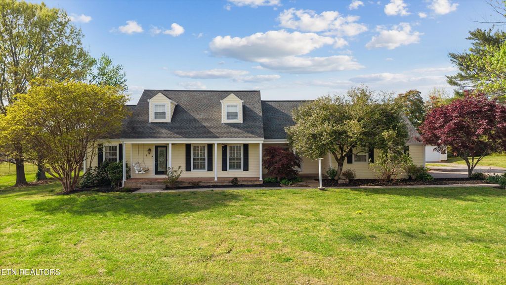 Photo of 1910 Smoky View Circle, Maryville, TN 37801 (MLS # 1335296)