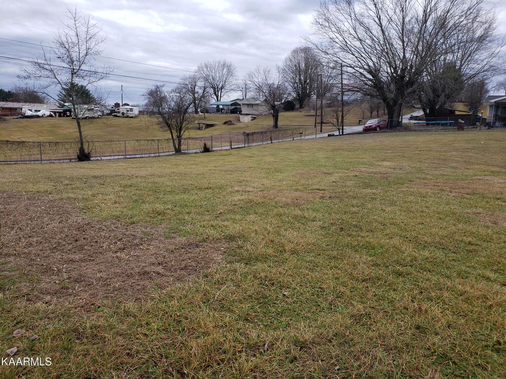 Photo of Brooks St, Tazewell, TN 37879 (MLS # 1217147)
