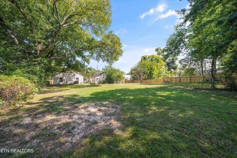 Tiny photo for 109 N Magnolia St, Maryville, TN 37801 (MLS # 1355913)