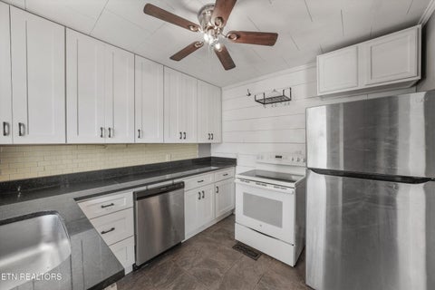 Tiny photo for 109 N Magnolia St, Maryville, TN 37801 (MLS # 1355913)