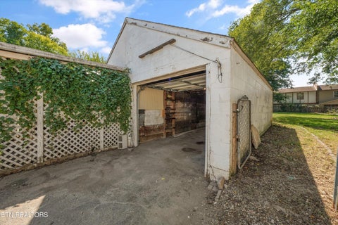 Tiny photo for 109 N Magnolia St, Maryville, TN 37801 (MLS # 1355913)