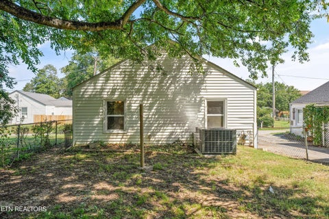 Tiny photo for 109 N Magnolia St, Maryville, TN 37801 (MLS # 1355913)