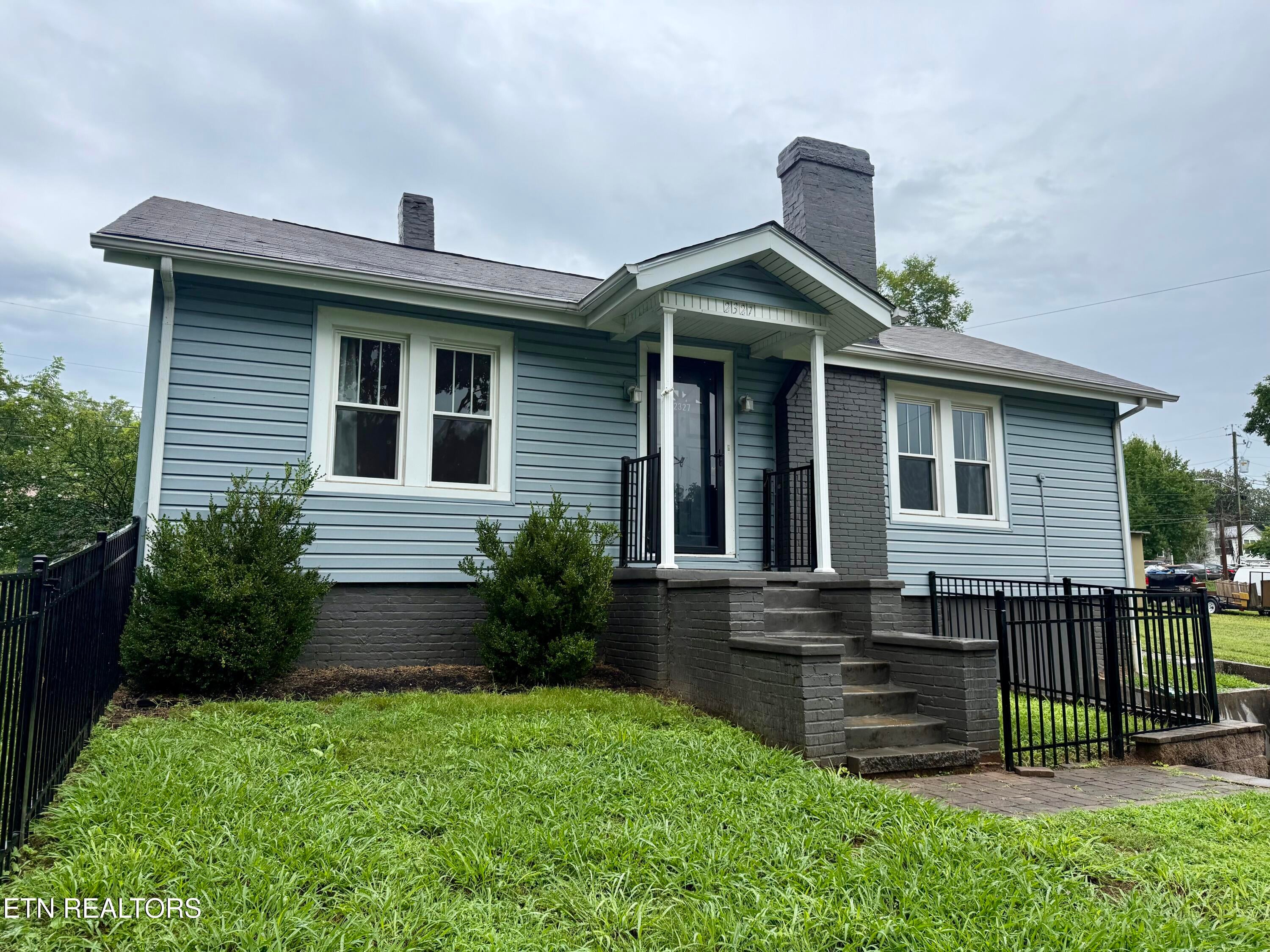 2327 Cedar Lane