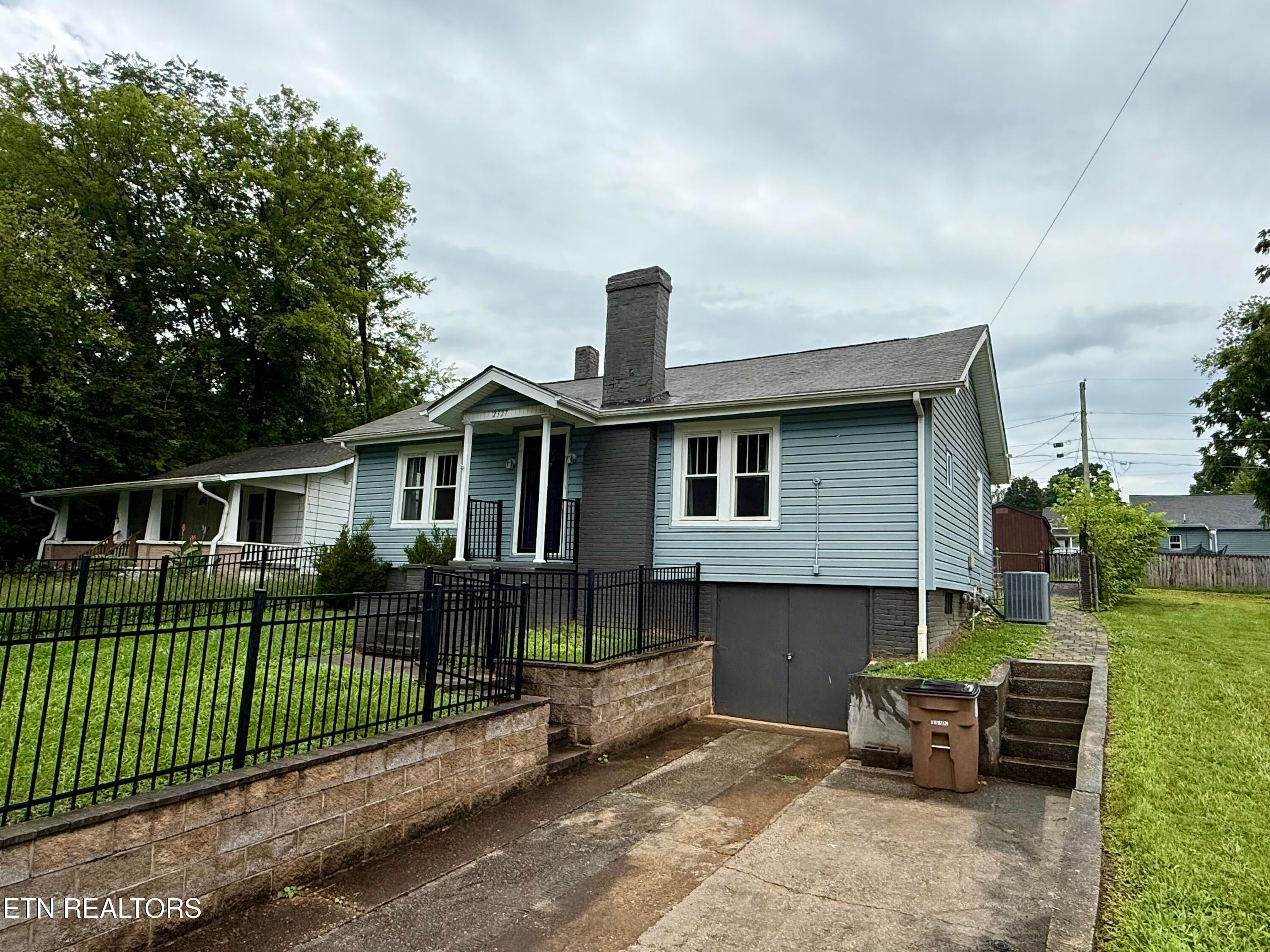 2327 Cedar Lane