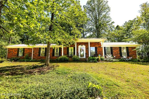 Photo of 825 Greenwich Drive, Maryville, TN 37803 (MLS # 1341891)