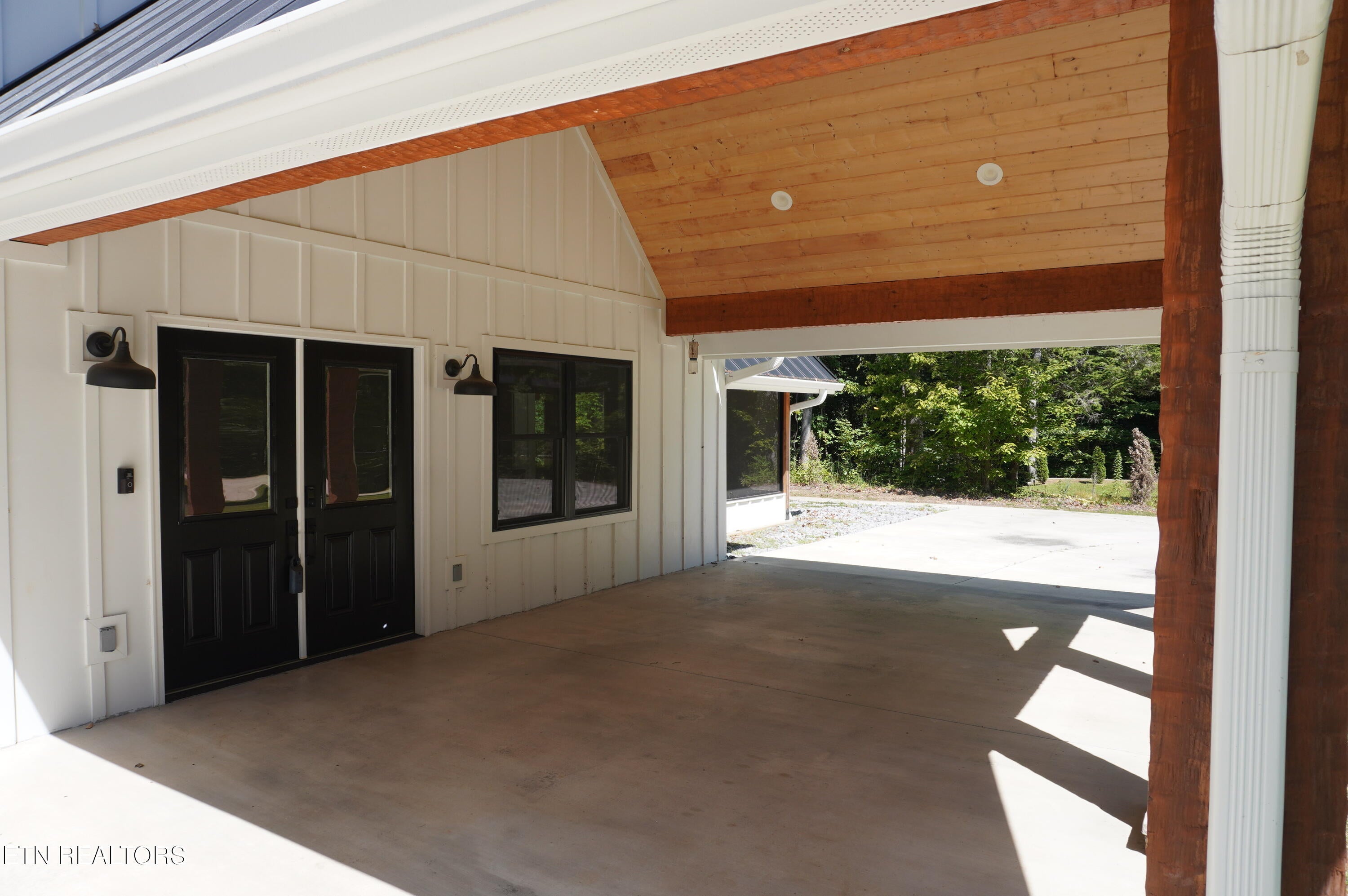 226 Meadowood Rd