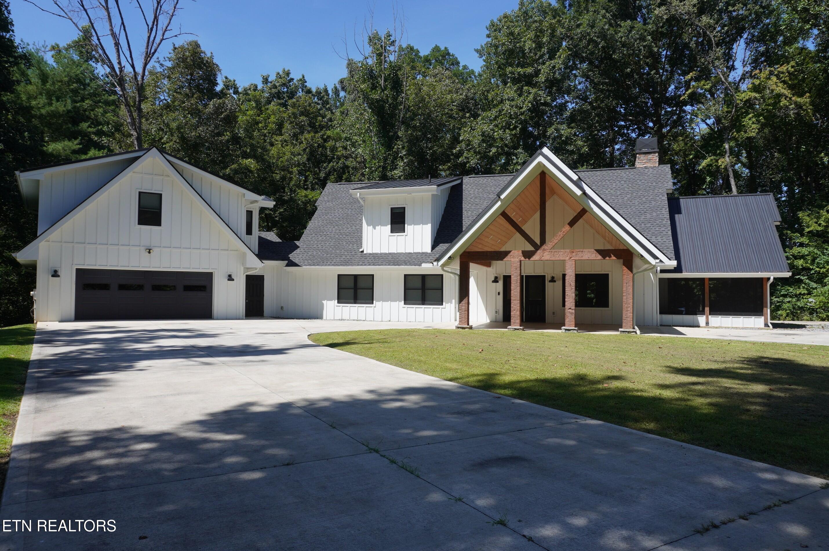 226 Meadowood Rd