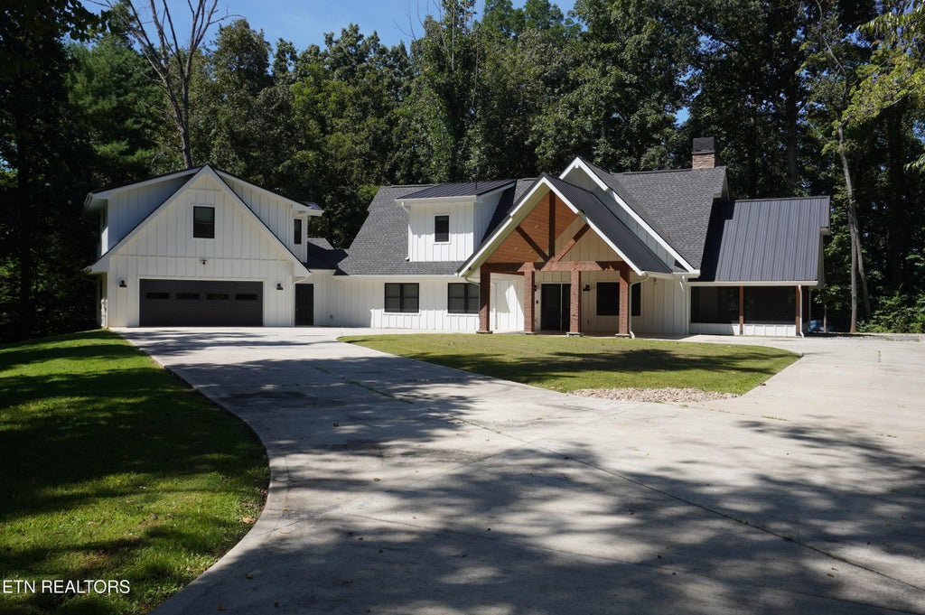 Photo of 226 Meadowood Rd, Newport, TN 37821 (MLS # 1331540)