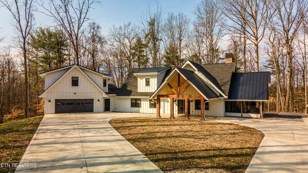 Photo of 226 Meadowood Rd, Newport, TN 37821 (MLS # 1331540)