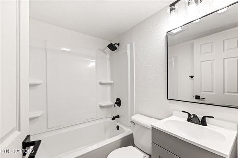 Tiny photo for 124 Blue Drive, LaFollette, TN 37766 (MLS # 1326020)