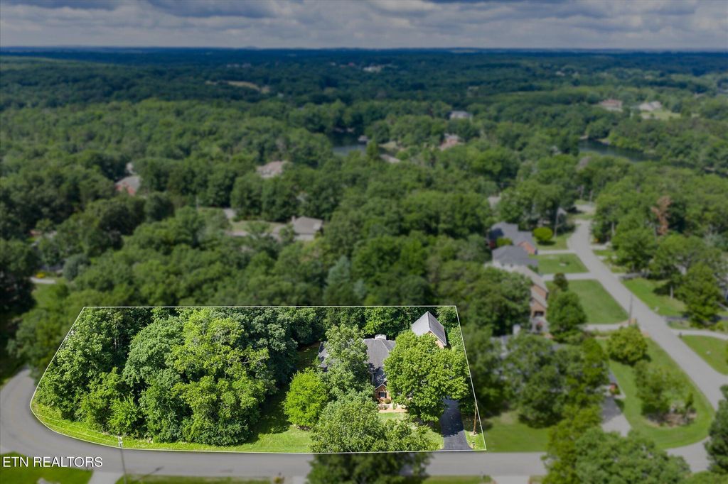 Photo of 172 Sandpiper Loop, Crossville, TN 38555 (MLS # 1310921)