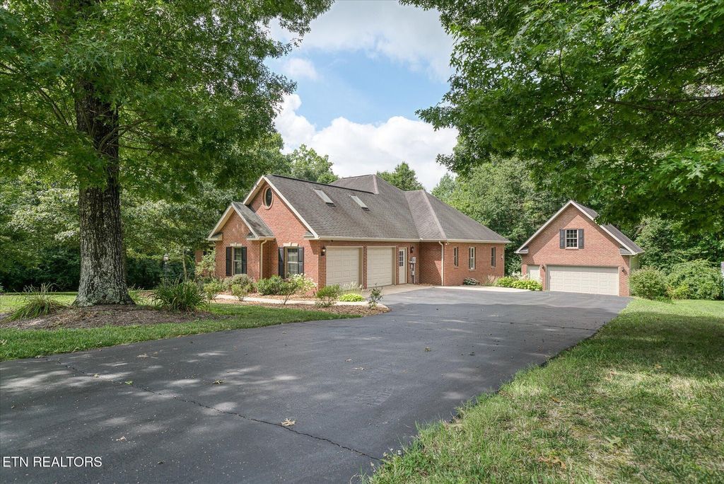 Photo of 172 Sandpiper Loop, Crossville, TN 38555 (MLS # 1310921)