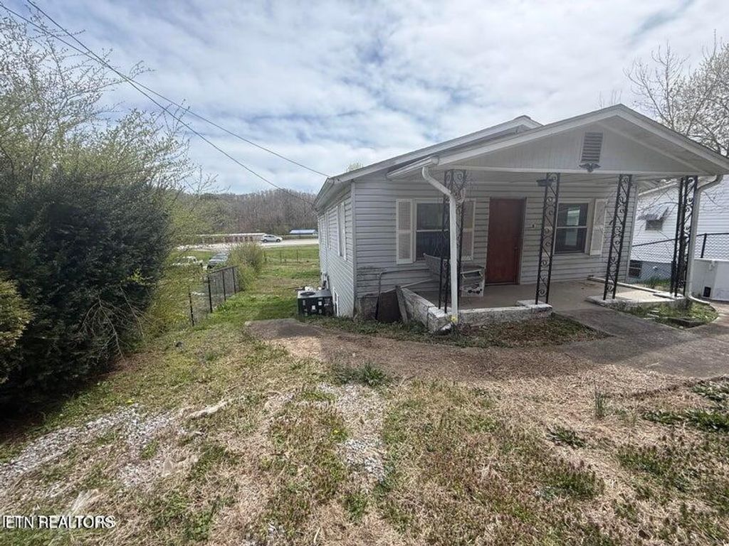 Photo of 411 Hen Valley Rd, Oliver Springs, TN 37840 (MLS # 1304205)