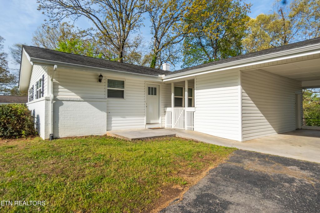 Photo of 912 S Linden Drive, Alcoa, TN 37701 (MLS # 1335971)