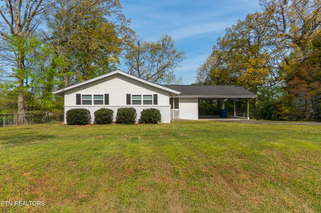 Photo of 912 S Linden Drive, Alcoa, TN 37701 (MLS # 1335971)