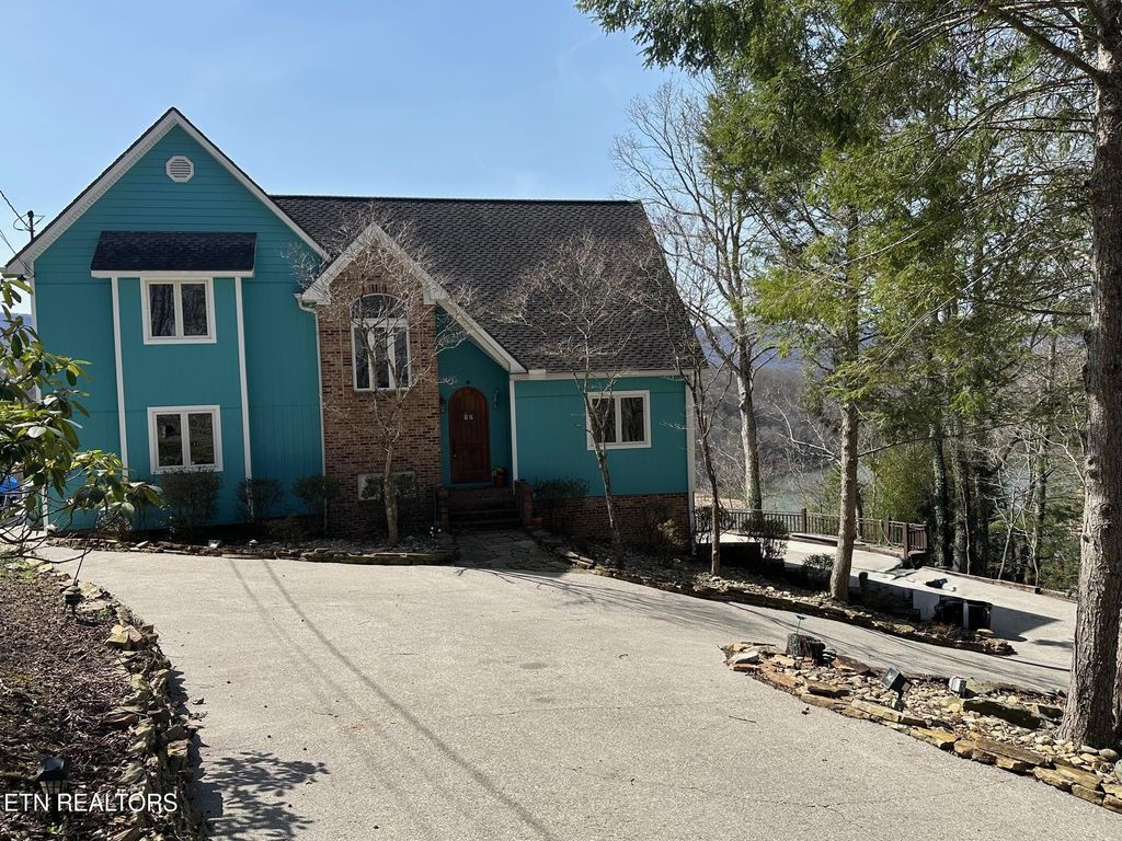 Photo of 1368 N Shorewood Lane, Caryville, TN 37714 (MLS # 1328746)