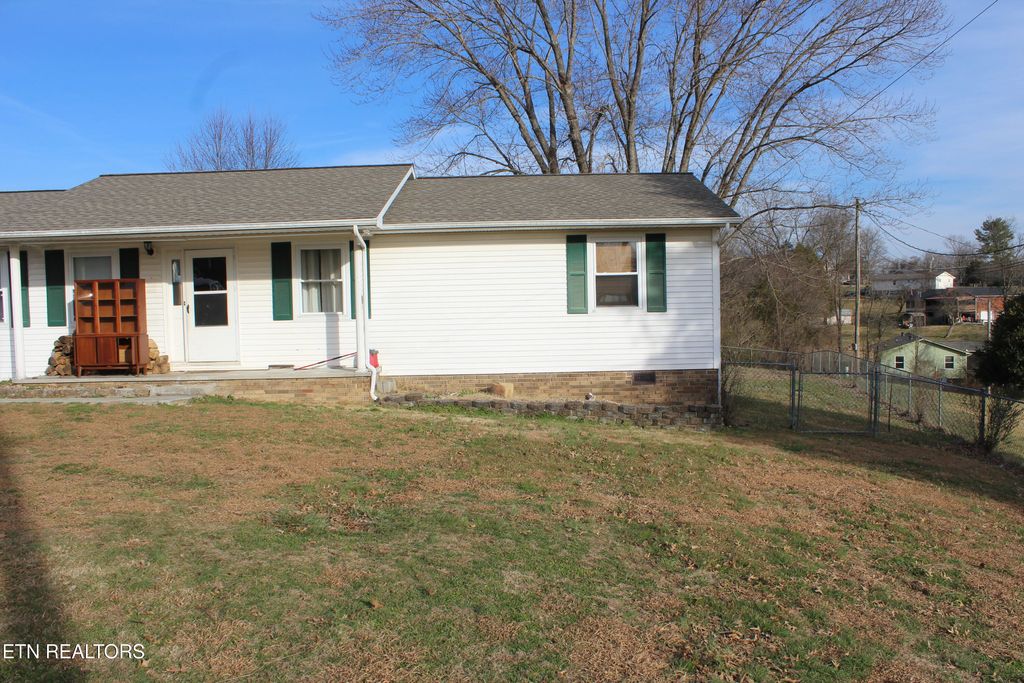 Photo of 412 Jane Way Lane, Jacksboro, TN 37757 (MLS # 1325512)