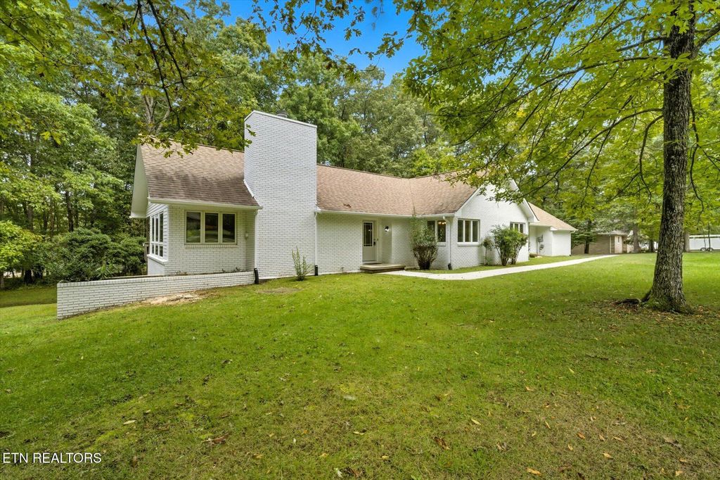 Photo of 696 Laurel Circle, Crossville, TN 38555 (MLS # 1315997)